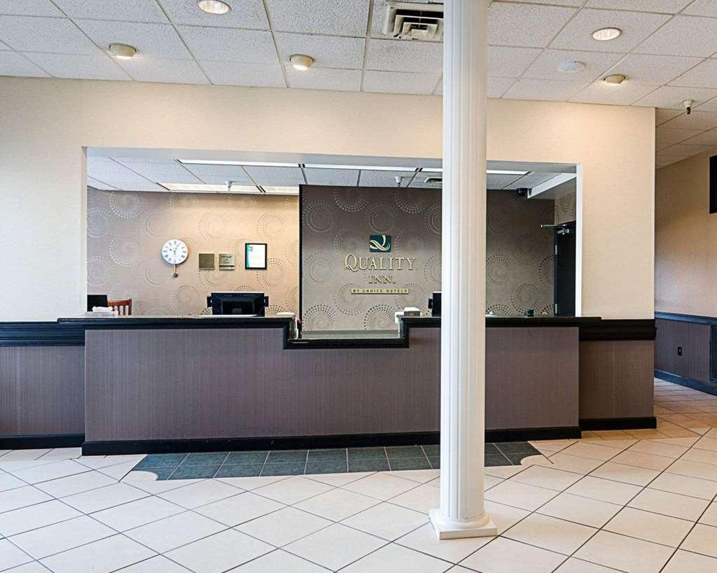 Quality Inn Льюисберг Интерьер фото
